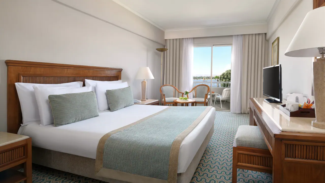 الفندق إبروتيل - الأقصر