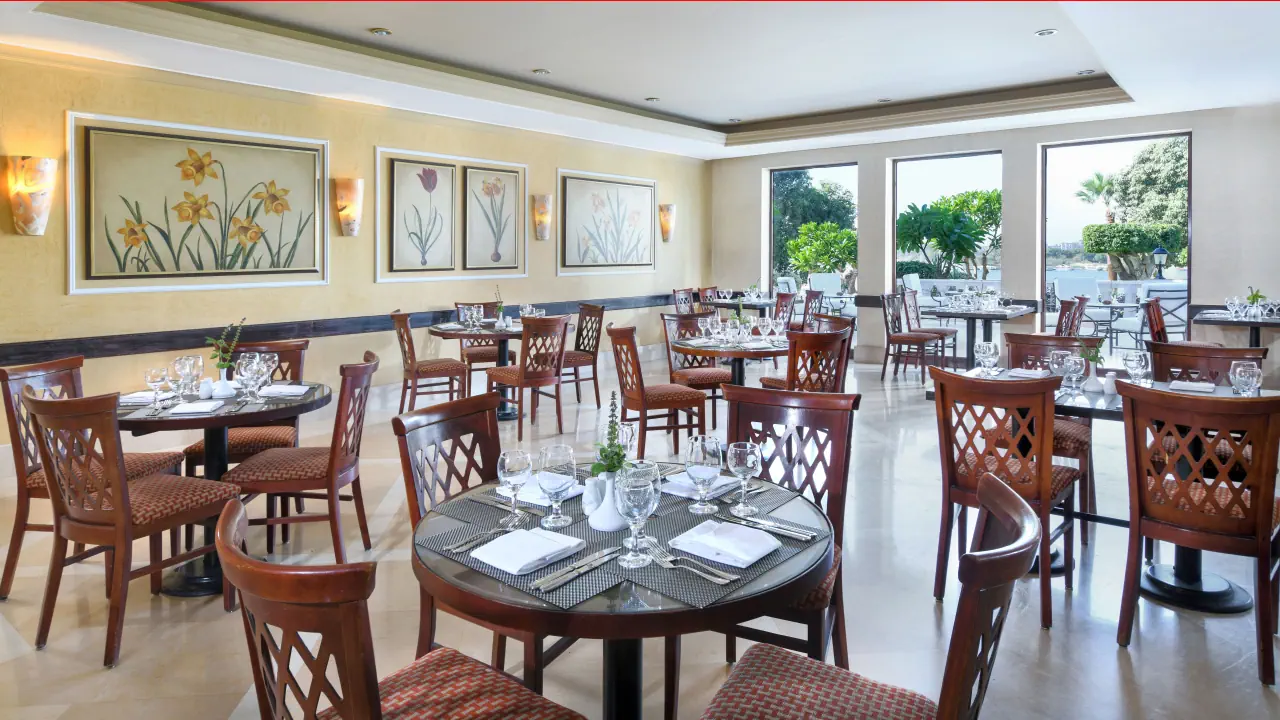 الفندق إبروتيل - الأقصر