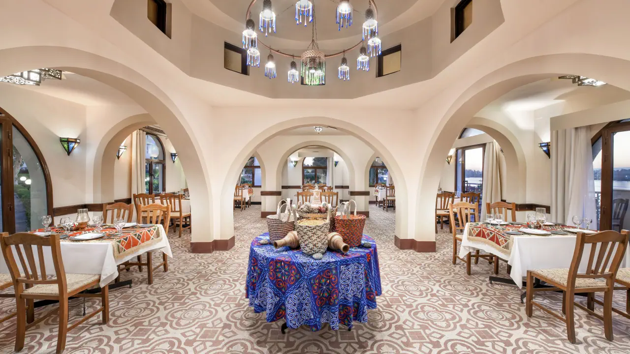 الفندق إبروتيل - الأقصر